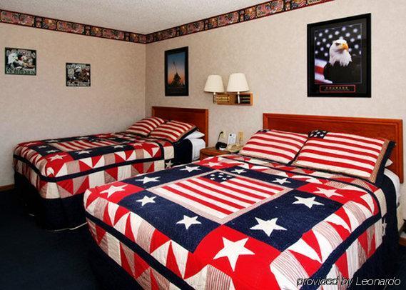Econo Lodge Inn & Suites דובוק חדר תמונה