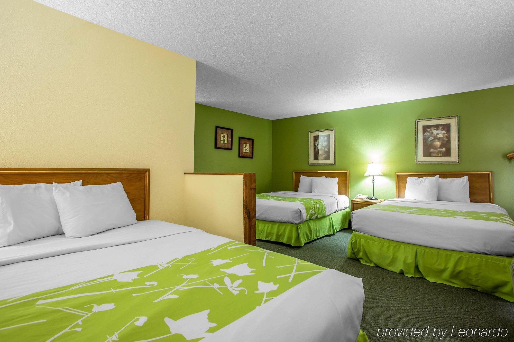 Econo Lodge Inn & Suites דובוק מראה חיצוני תמונה