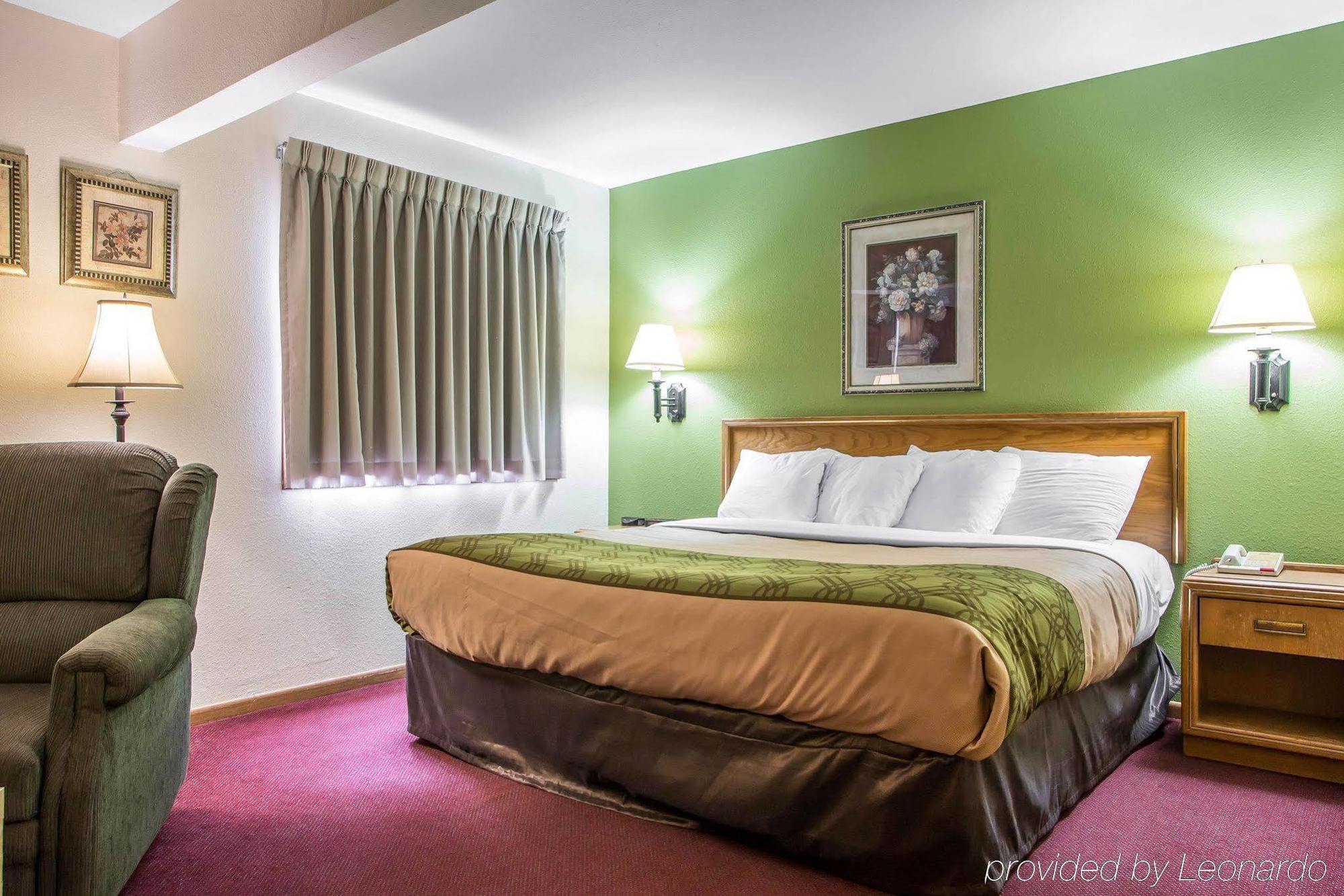 Econo Lodge Inn & Suites דובוק מראה חיצוני תמונה