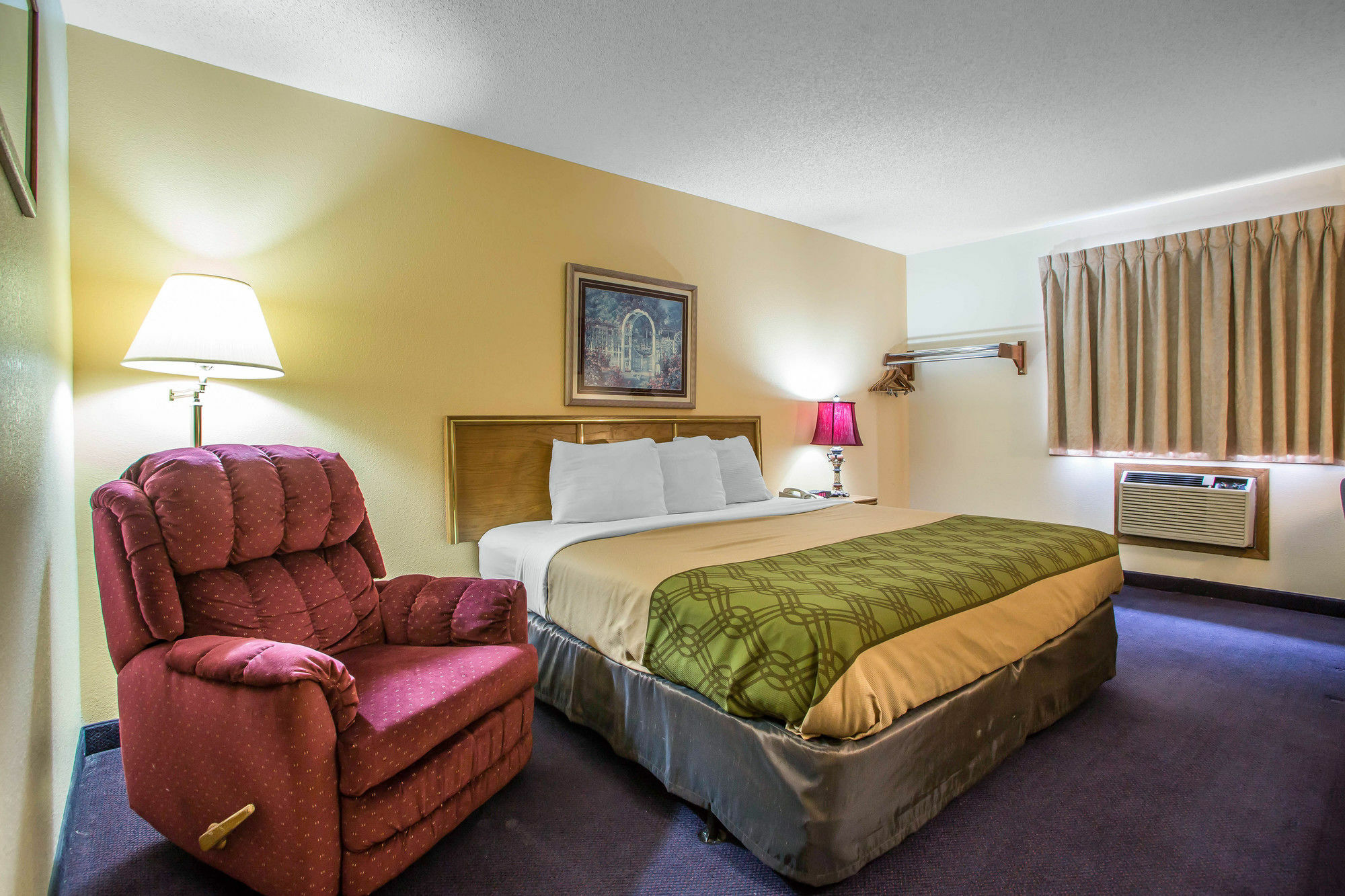 Econo Lodge Inn & Suites דובוק מראה חיצוני תמונה